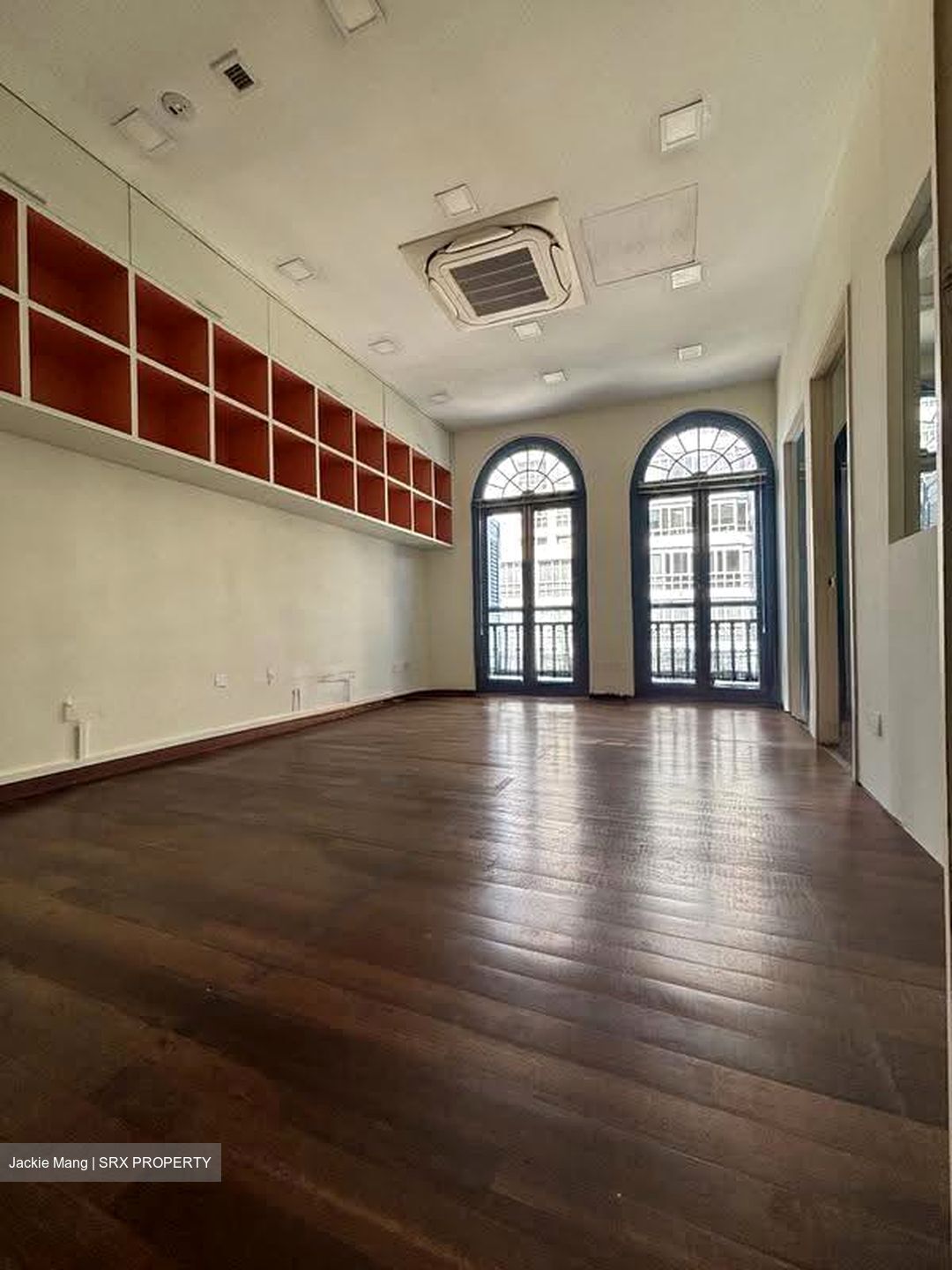 Acorn (D9), Office #624621851